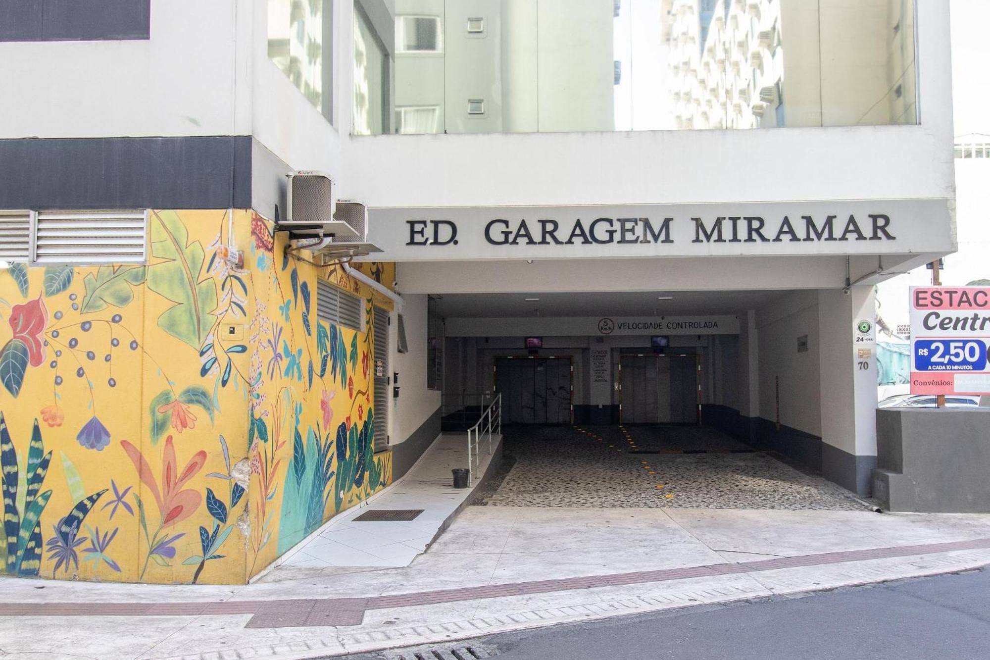 Clr81 - Calcadao, 1 Dorm Climatizado, Garagem Apartment Balneario Camboriu Bagian luar foto